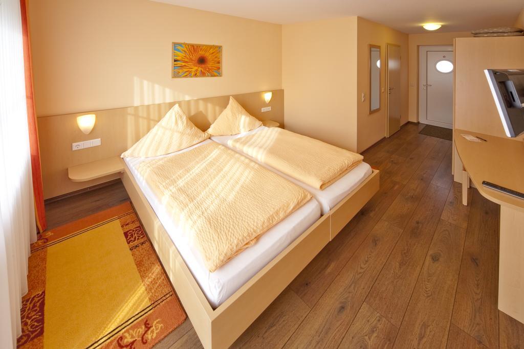 ลันด์กาสท์โฮฟ ไฟล์ Hotel Oberwiesenacker ภายนอก รูปภาพ