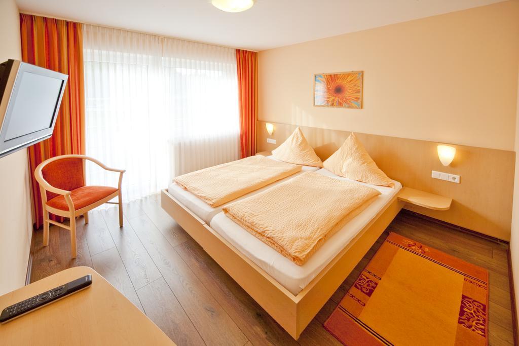 ลันด์กาสท์โฮฟ ไฟล์ Hotel Oberwiesenacker ภายนอก รูปภาพ